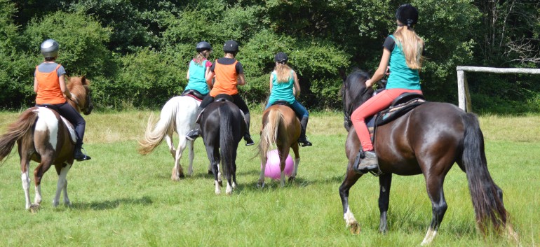 Fussballspielen mit Ponys 03