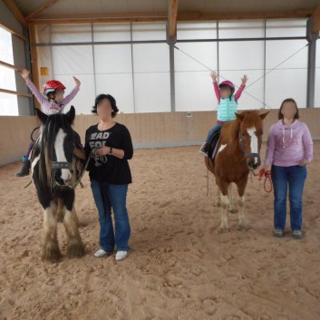 Reiten Kinder im Vorschulalter- Mutter und Kind 02