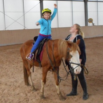 Reiten Kinder im Vorschulalter- Mutter und Kind 05